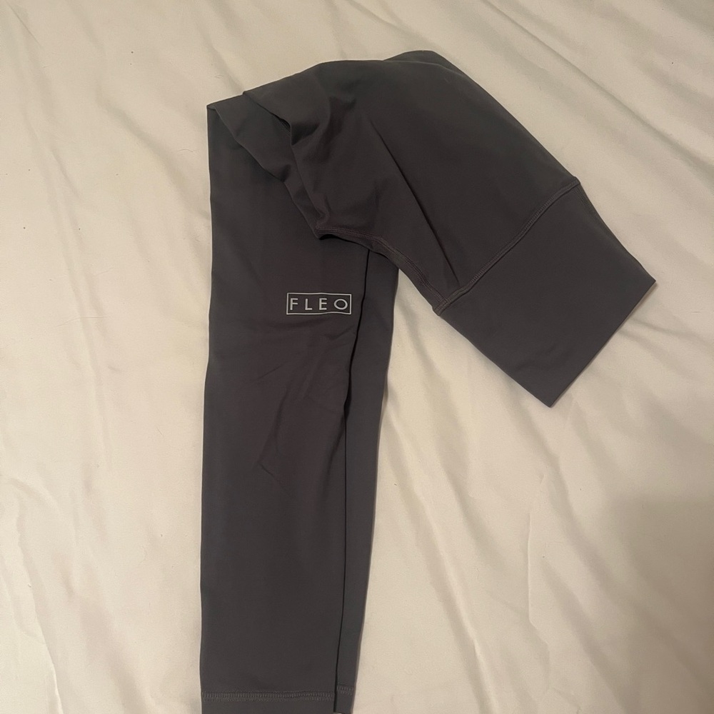 FLEO Grey leggings